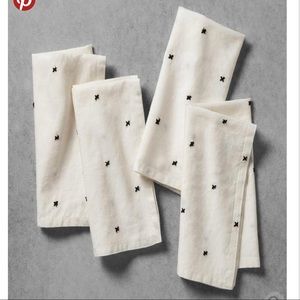 NWOT Heart & Hand Magnolia cream Linen Napkins with black X embroidery, set of 4